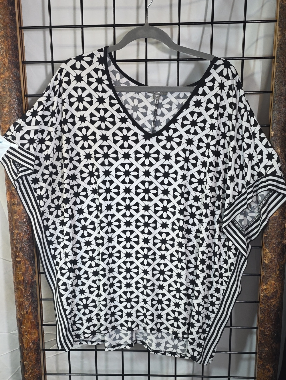 Roz & Ali Black and White Geometric V-Neck Tunic